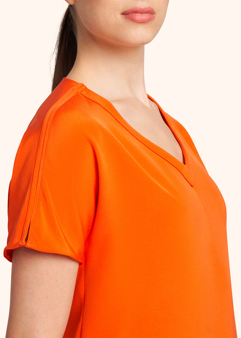 T-Shirt arancione Kiton da donna, in seta 4