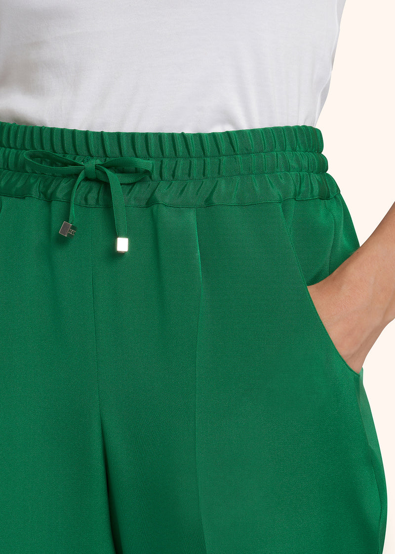 Pantaloni verde smeraldo Kiton da donna, in seta 4